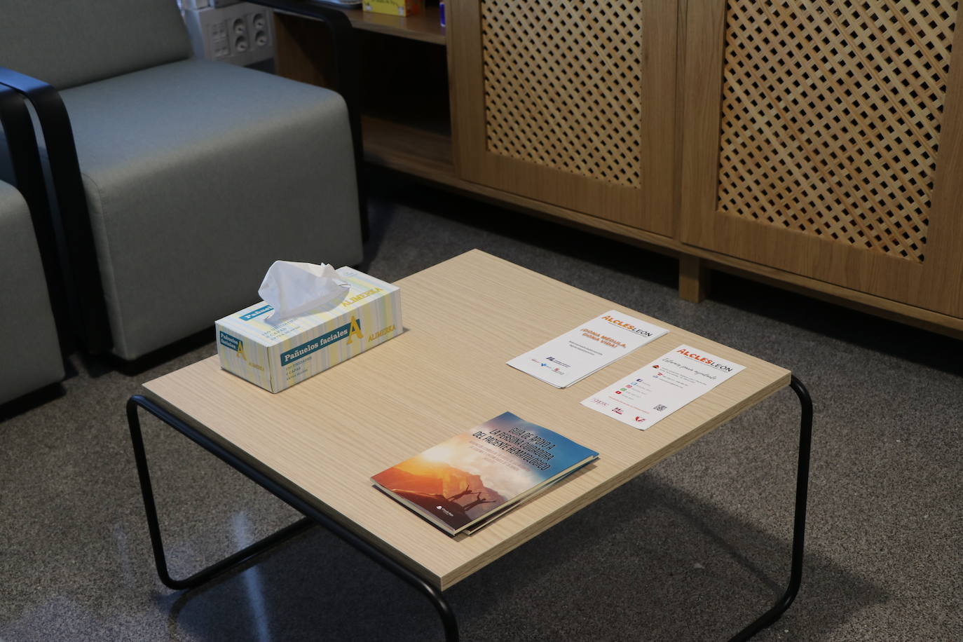 Las nuevas salas de repiro para familiares en la planta de Hematología del Hospital de León.