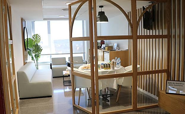 El Hospital de León presenta dos nuevas salas de respiro en la planta de Hematología.