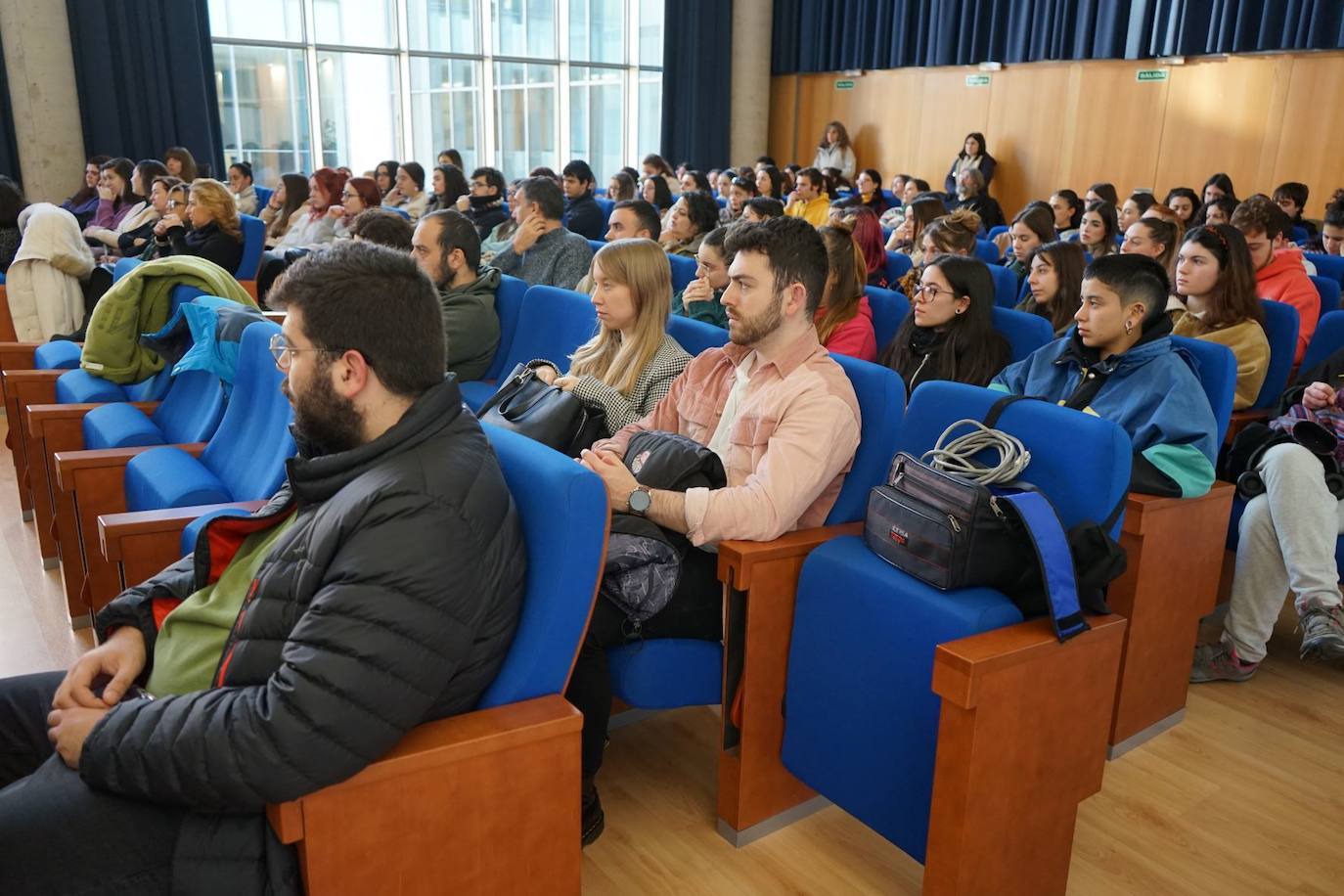 La Facultad de Educación celebró este pasado miércoles la III edición de las Jornadas de Educación Social donde profesionales y educadores coincidieron en la necesidad de incluir la figura del Coordinador de Bienestar en los centros educativos.