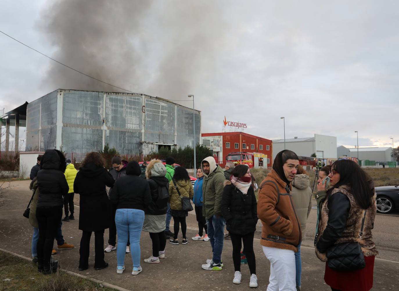 Incendio en la empresa Cascajares en el polígono de Dueñas de Palencia.