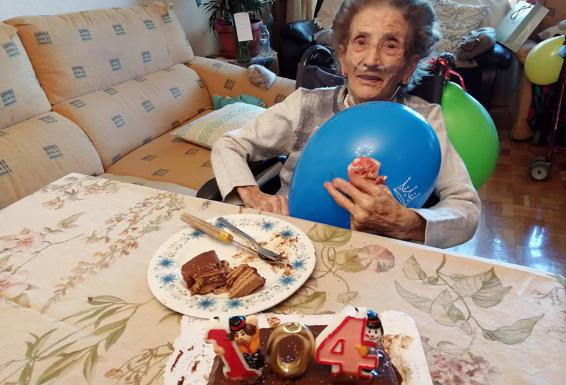 Lidia celebra su 104 cumpleaños.