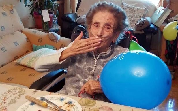 La &#039;abuela&#039; de la comarca de Gordón cumple 104 años