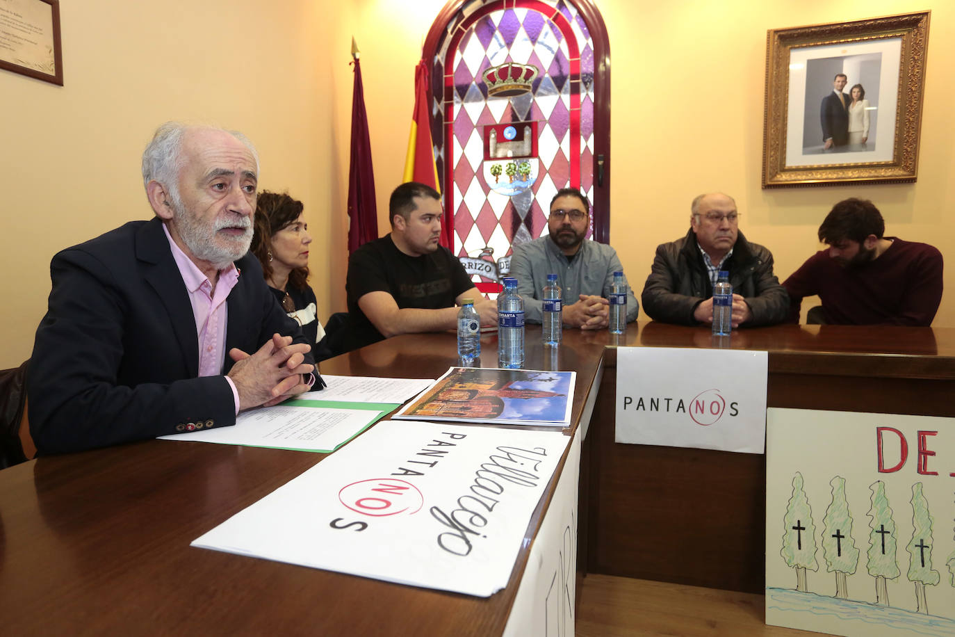 Reunión de alcaldes contra los pantanos La Rial y Los Morales. 