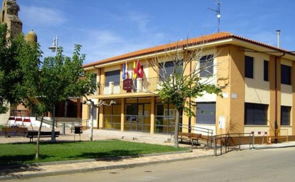 Fachada principal del Ayuntamiento de Zotes del Páramo