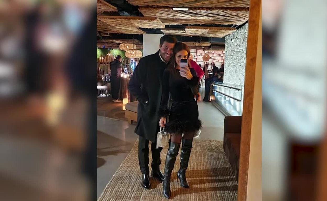 Paula Echevarría y Miguel Torres derrochan amor y complicidad con un bonito beso