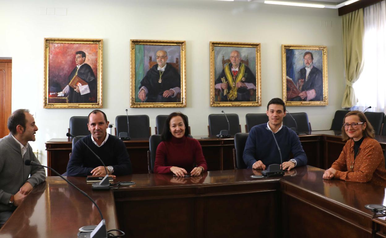 La Universidad chilena 'Adolfo Ibáñez' se interesa por el modelo de defensoría universitaria de la ULE