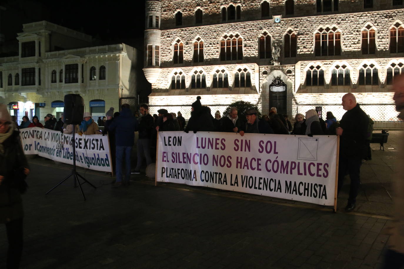 La plataforma contra la violencia machista en León convoca frente a Botines otro lunes sin sol.