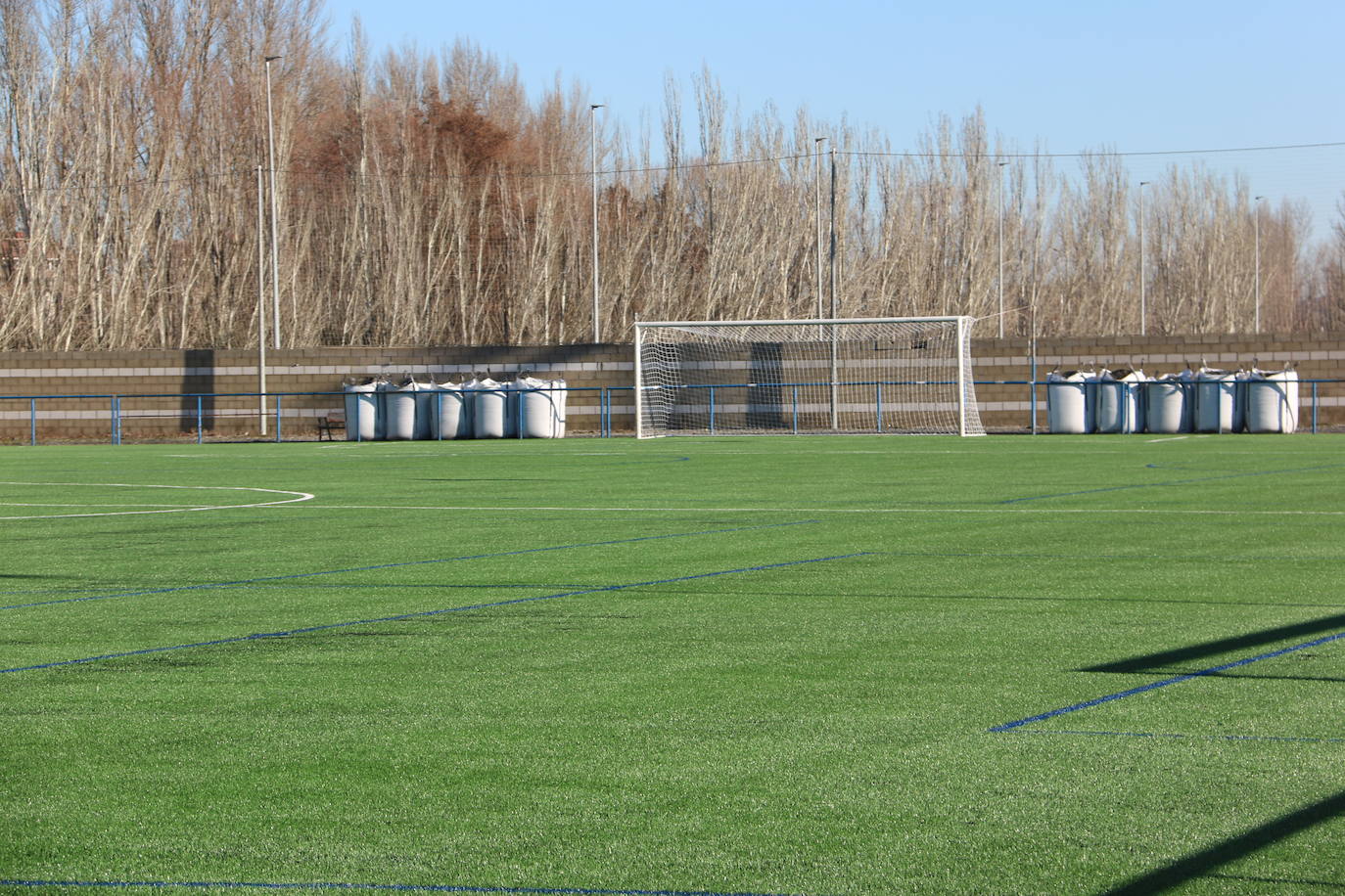Presentación del campo de fútbol de césped artificial de Puente Castro. 