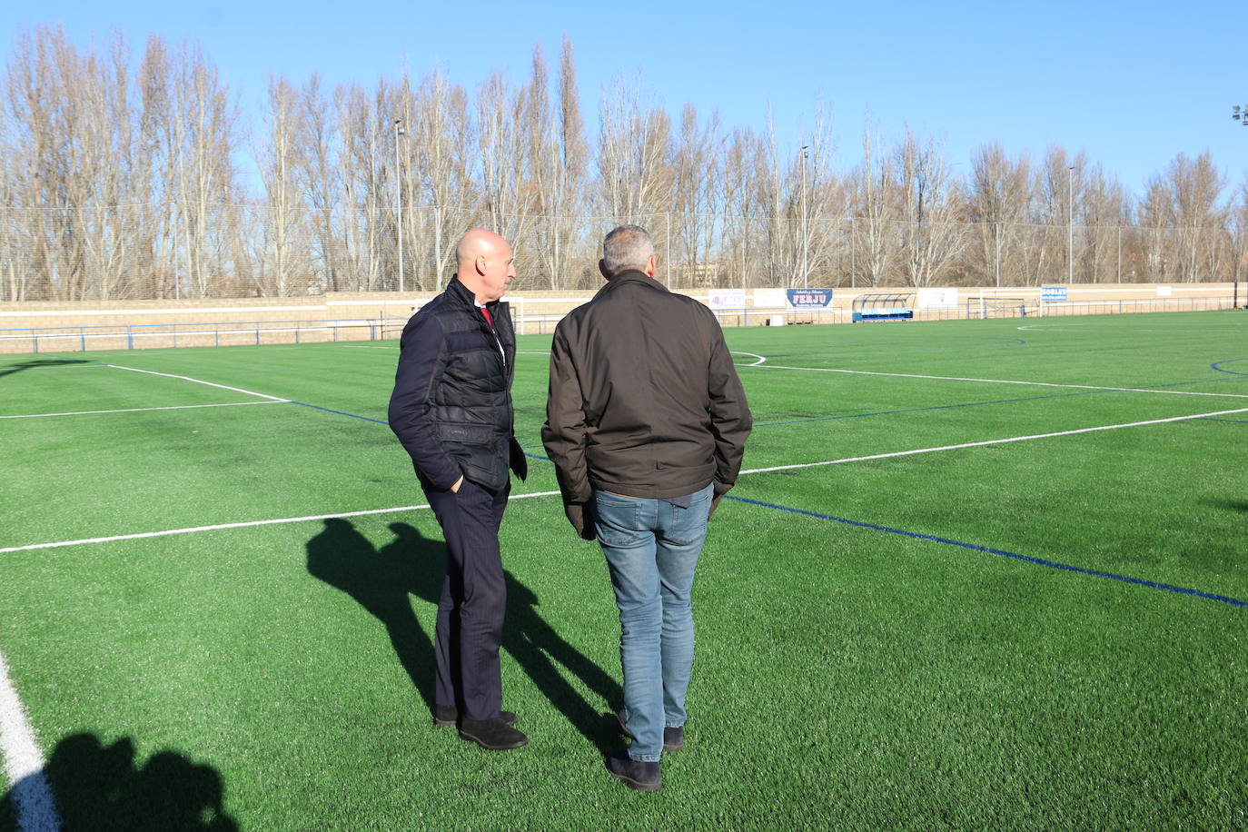 Presentación del campo de fútbol de césped artificial de Puente Castro. 