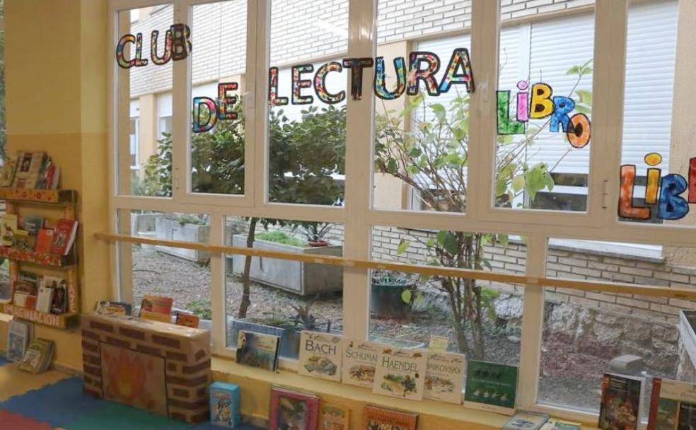 El 'Club del libro libre' en el colegio Antonio González de Lama.