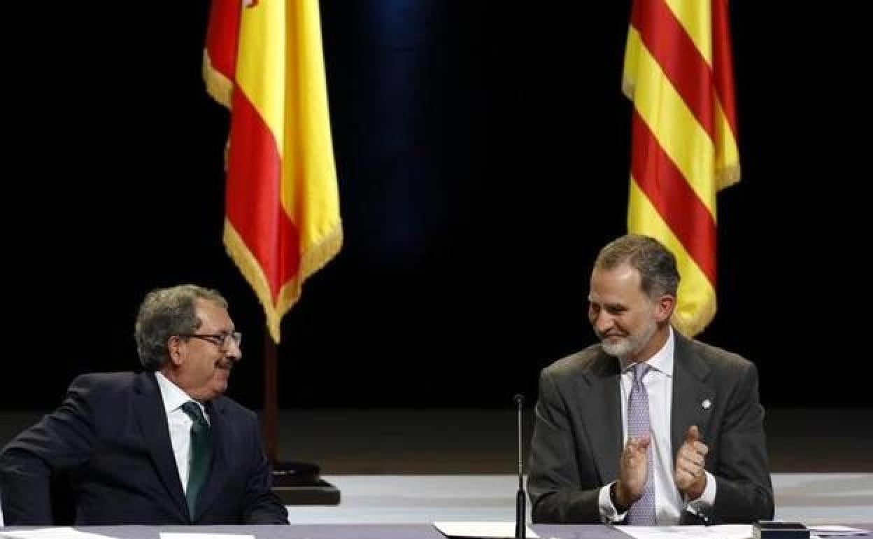 El rey Felipe VI junto al presidente del Consejo General del Poder Judicial, Rafael Mozo