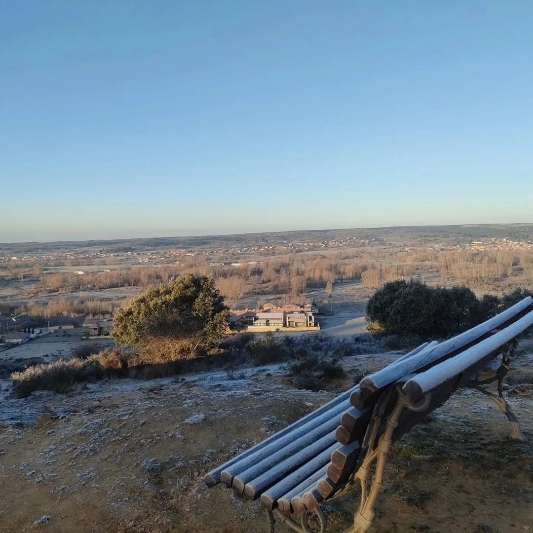 Estampa que deja el frio en la localidad de Sariegos