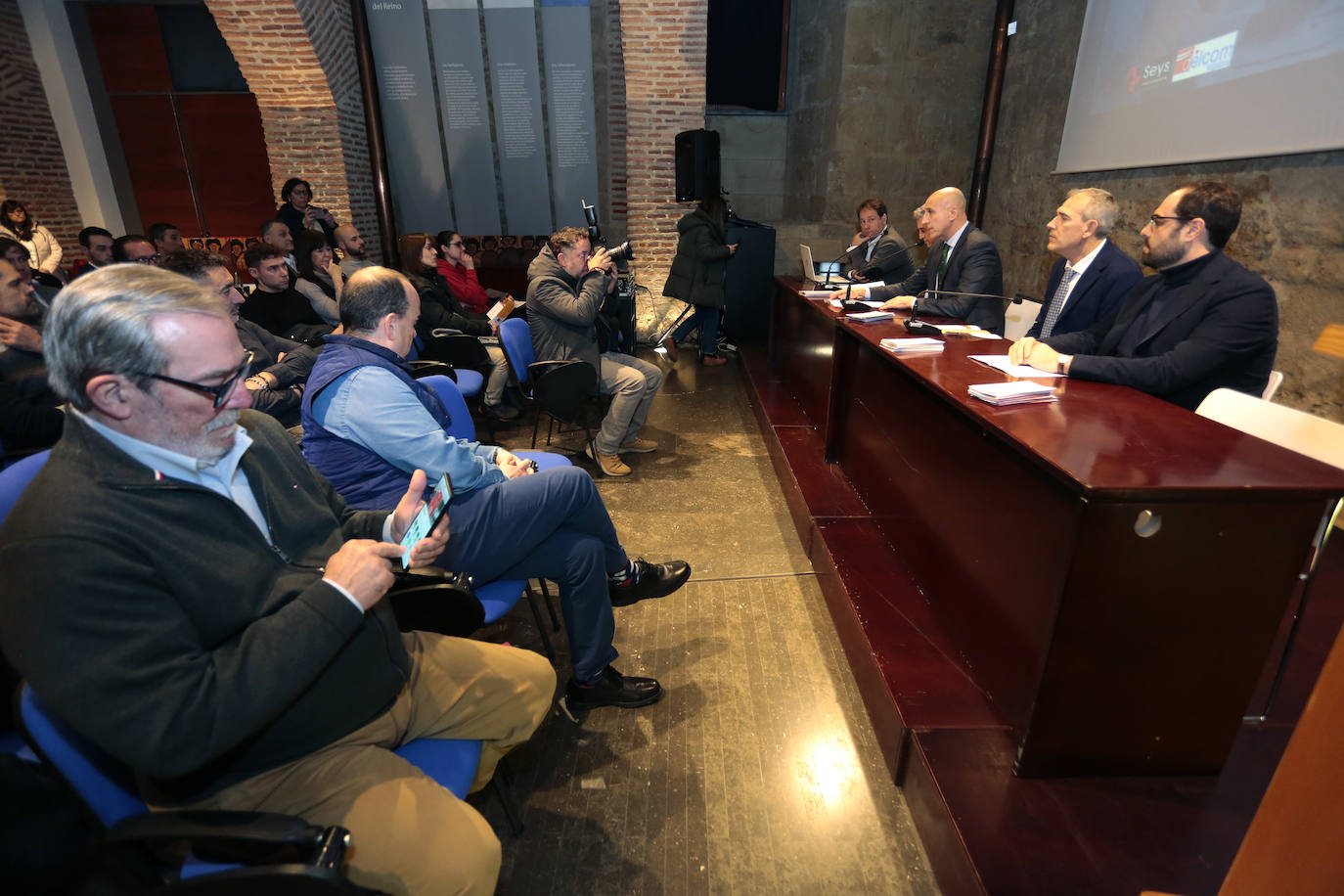 El alcalde de León, José Antonio Diez, presenta el proyecto Market Place.