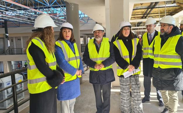 La consejera de Movilidad visita la estación de autobuses de León en la cual se están realizando obras de modernización.