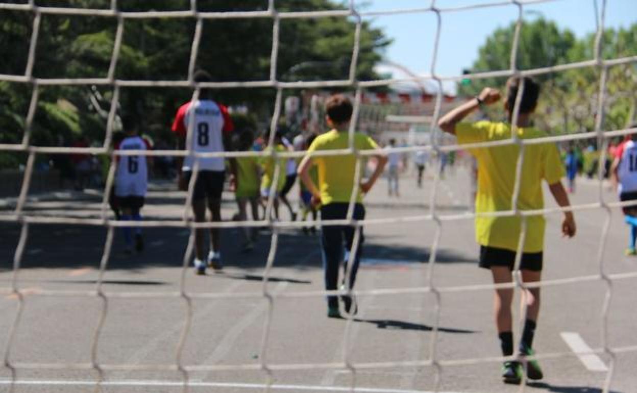 También, la Escuela Deportiva Municipal de Voleibol pone en marcha este sábado sábado la actividad 'Tráete un amigo