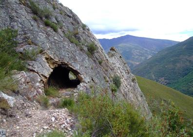 Imagen secundaria 1 - Canales romanos de La Cabrera.