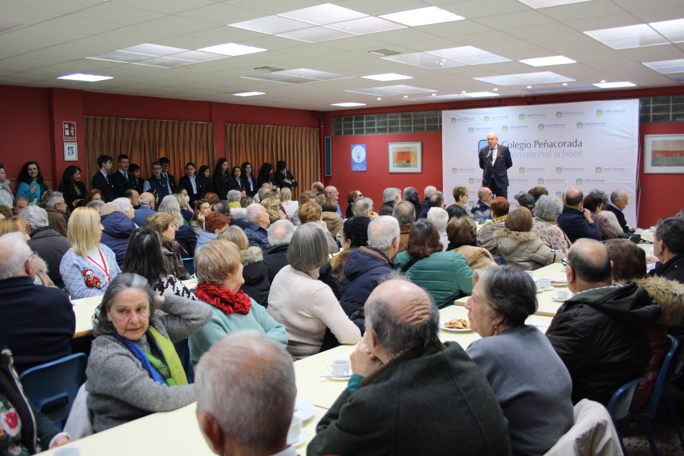 Después de tres años sin celebrarse ha vuelto el «Día de los abuelos» en el Peñacorada International School.