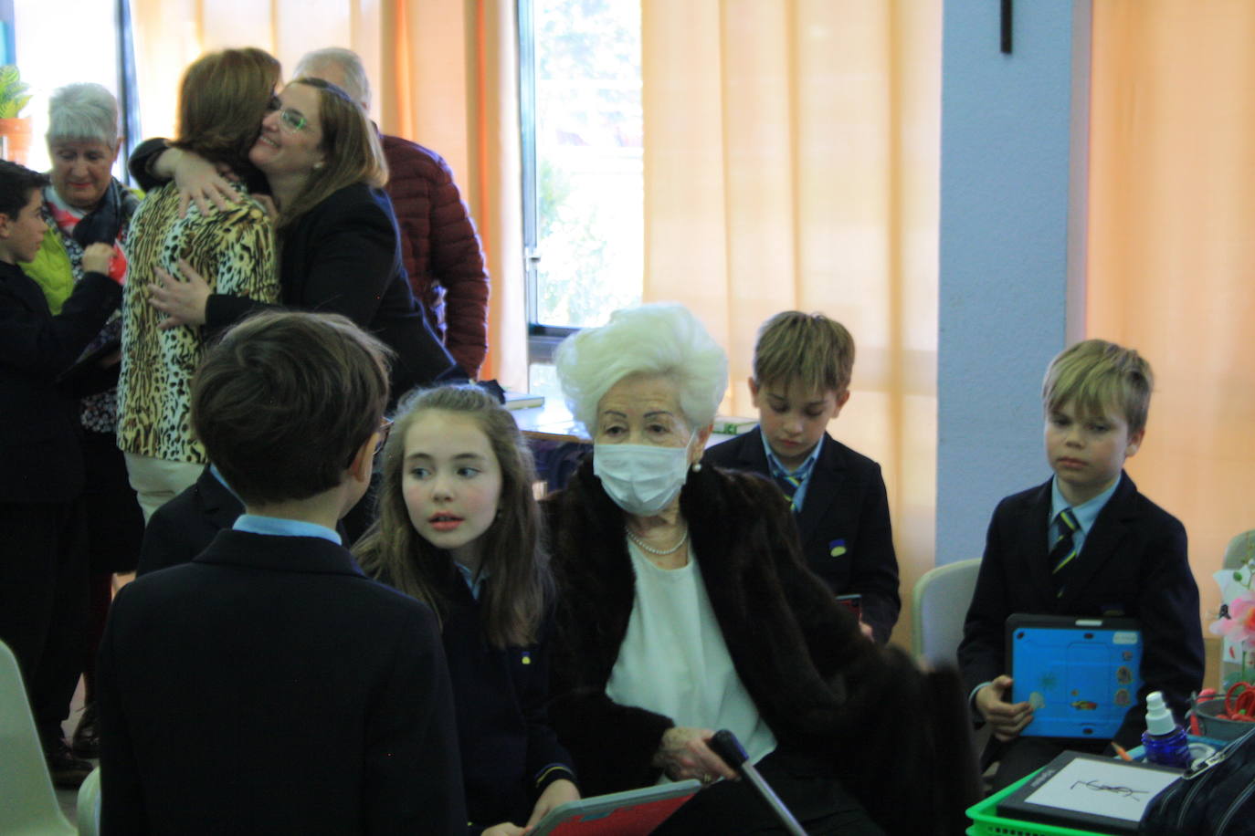 Después de tres años sin celebrarse ha vuelto el «Día de los abuelos» en el Peñacorada International School.