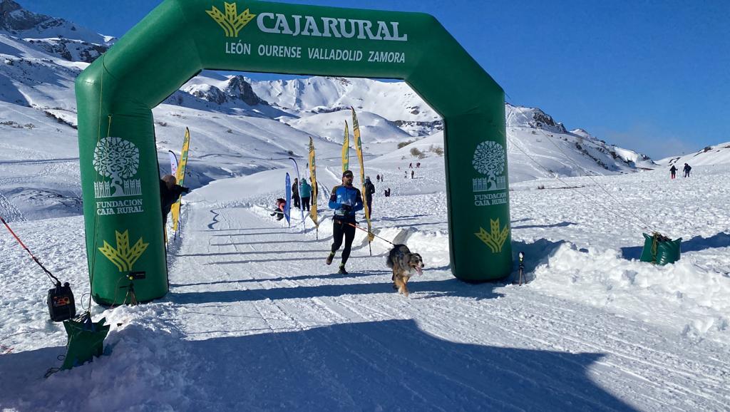 El puerto de Vegarada y Valdelugueros han vuelto a convertirse durante este fin de semana en la capital del Mushing.