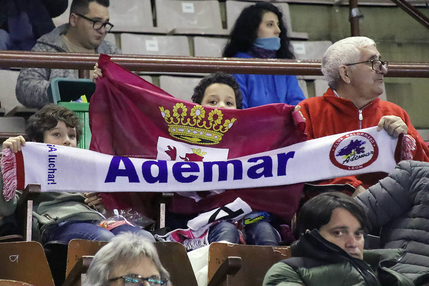 El conjunto leonés no pudo vencer en León en el primer partido de la segunda vuelta.