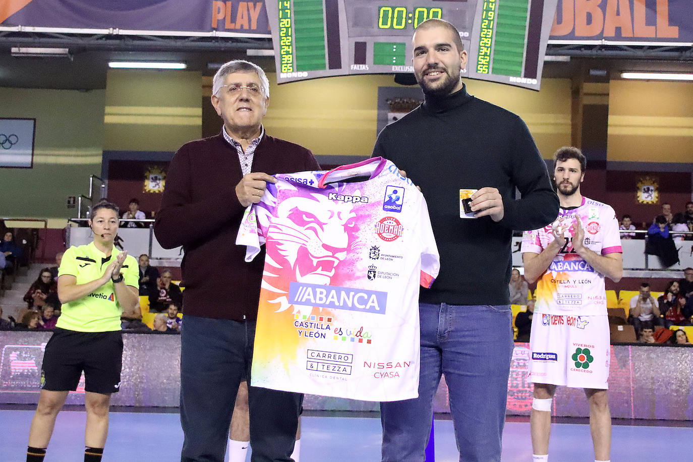 El conjunto leonés no pudo vencer en León en el primer partido de la segunda vuelta.