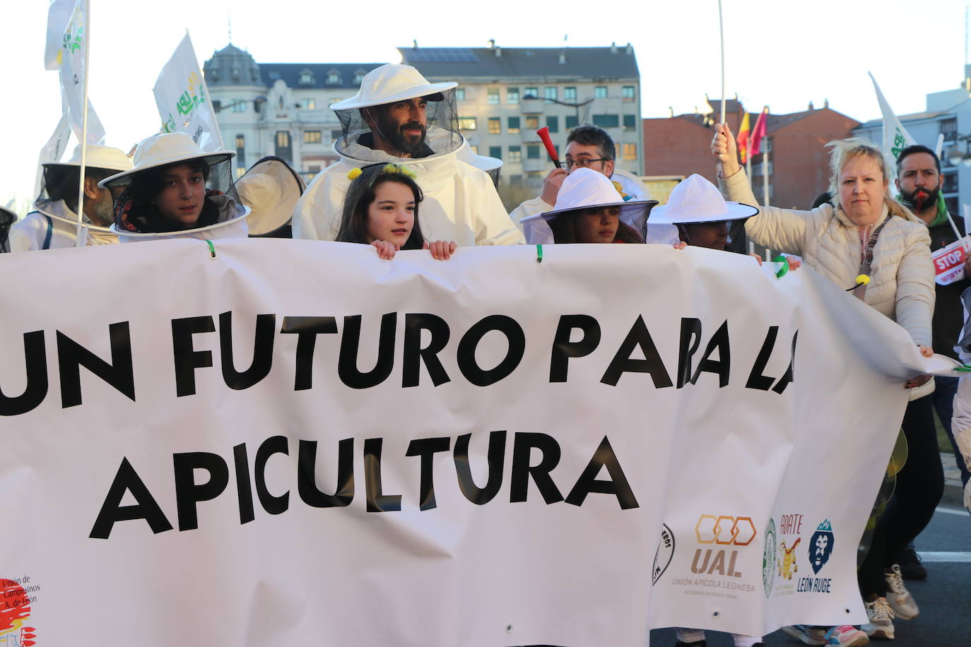 Organizaciones profesionales convocan una manifestación en León por una apicultura sostenible y rentable