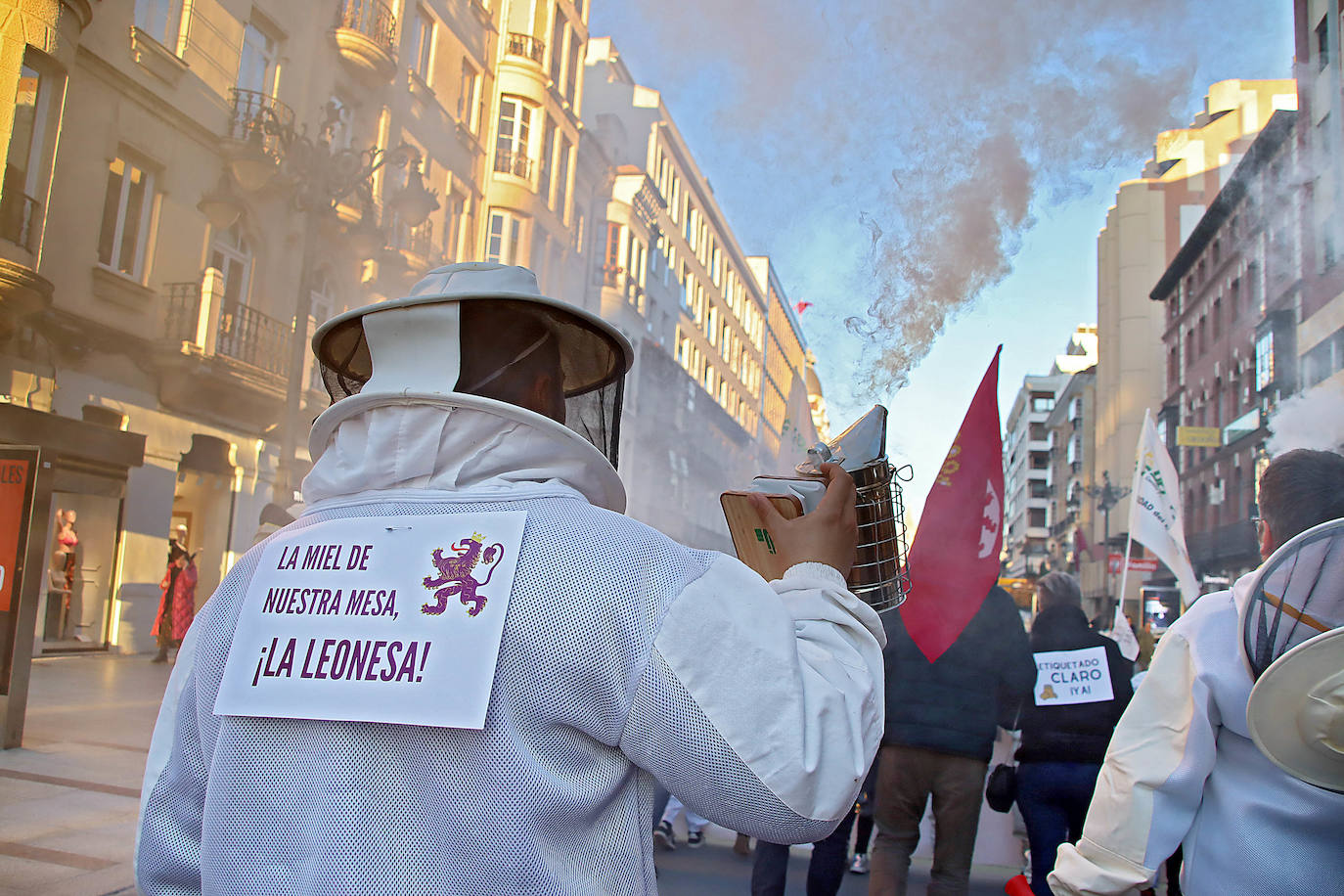 Organizaciones profesionales convocan una manifestación en León por una apicultura sostenible y rentable