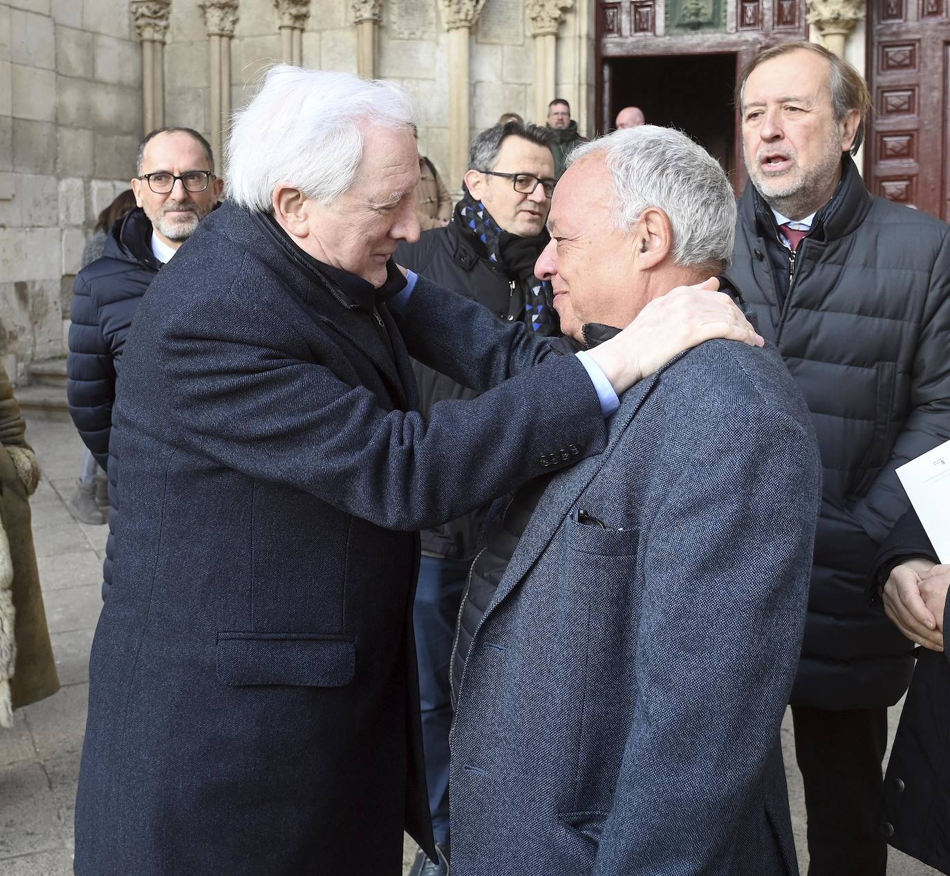 El vicepresidente de la Junta de Castilla y León, Juan García-Gallardo, acompañado por el consejero de Cultura y Turismo, Gonzalos Santonja, presenta el Plan Director del Camino de Santiago Francés