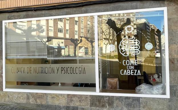 Imagen de la fachada del establecimiento especializado en nutrición y psicología.