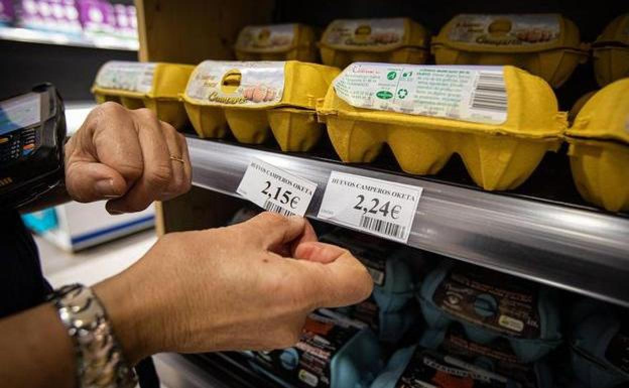 El Gobierno se enroca en que los alimentos bajan con todos los datos en contra