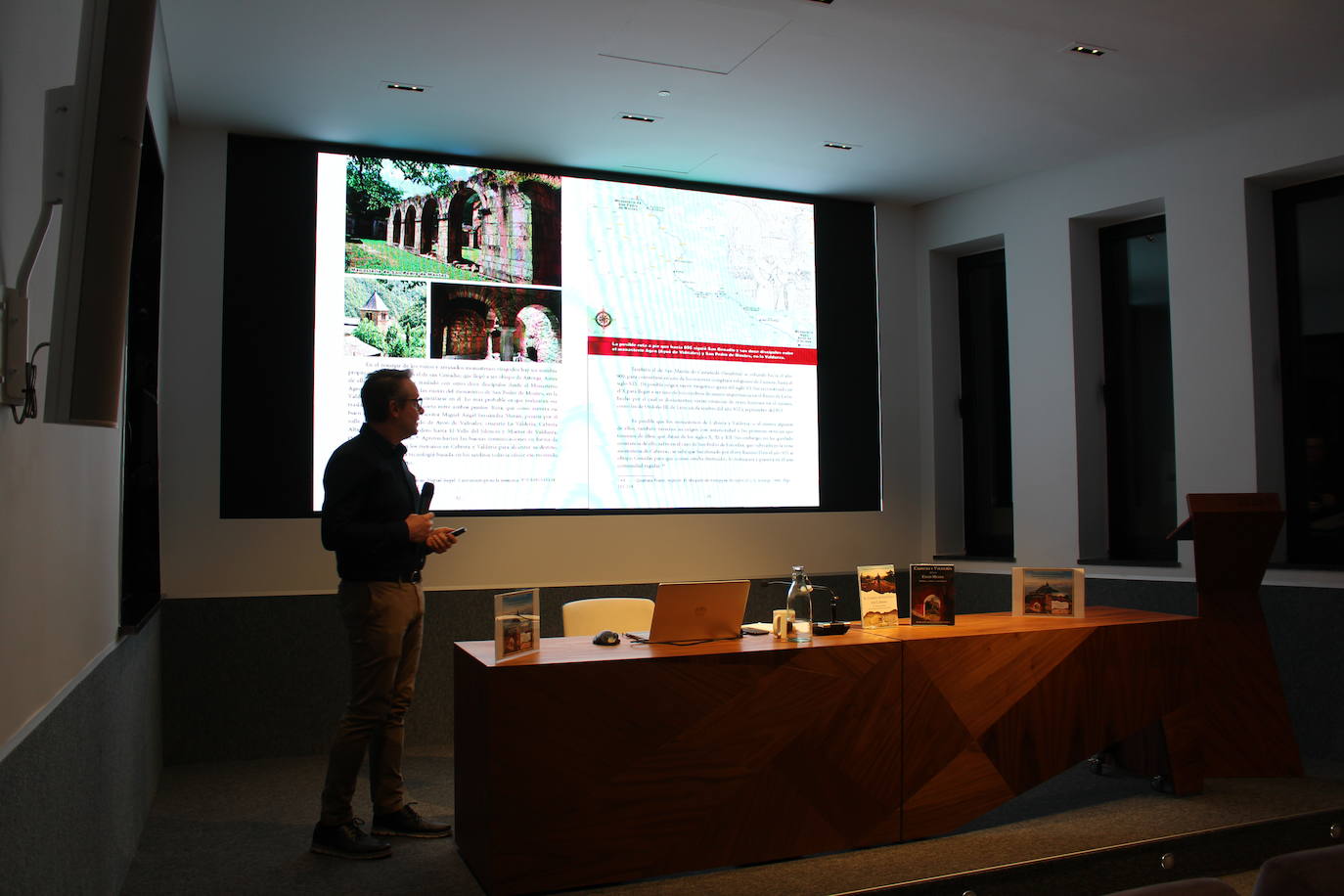 Presentación de los libros de Sergio Carracedo, 'Cabrera y Valdería en la Edad Media' y 'El Camino de Santiago por Cabrera'. 