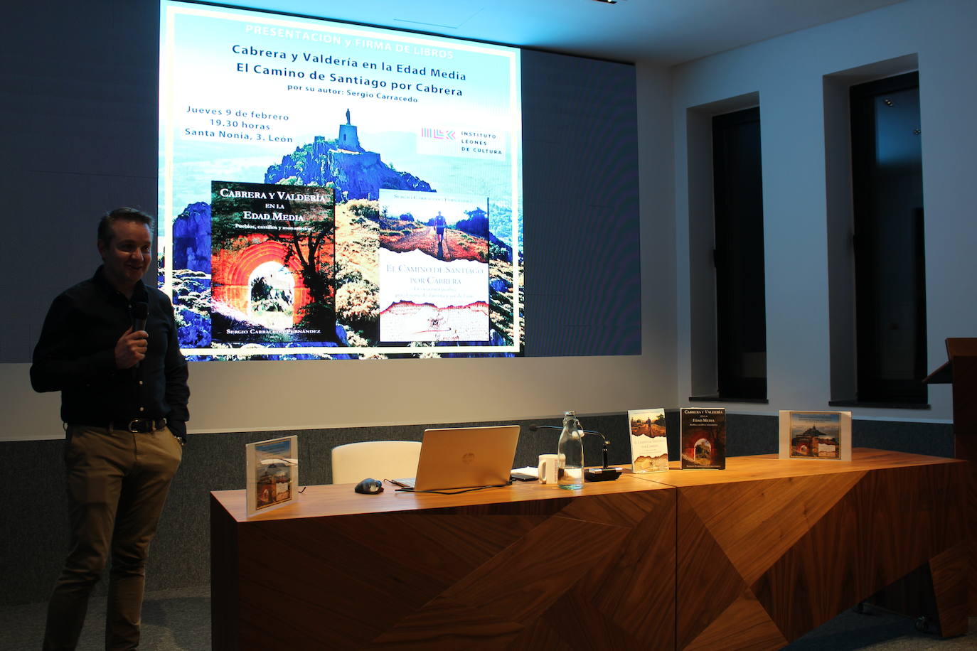 Presentación de los libros de Sergio Carracedo, 'Cabrera y Valdería en la Edad Media' y 'El Camino de Santiago por Cabrera'. 