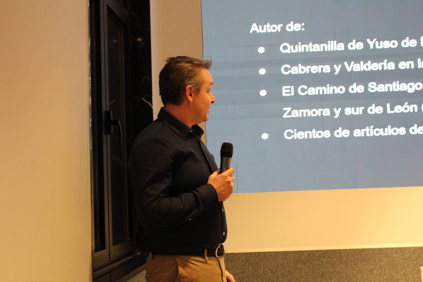 Presentación de los libros de Sergio Carracedo, 'Cabrera y Valdería en la Edad Media' y 'El Camino de Santiago por Cabrera'. 