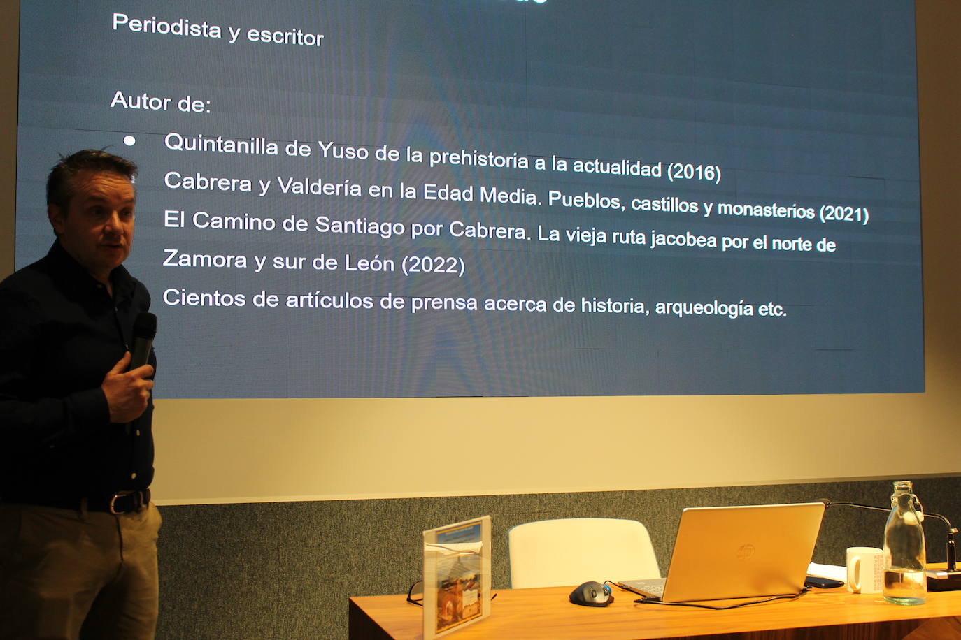 Presentación de los libros de Sergio Carracedo, 'Cabrera y Valdería en la Edad Media' y 'El Camino de Santiago por Cabrera'. 