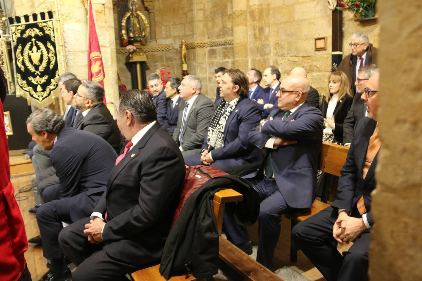 El acto se desarrolló en una repleta iglesia del Mercado, con motivo de la fiesta parroquial.