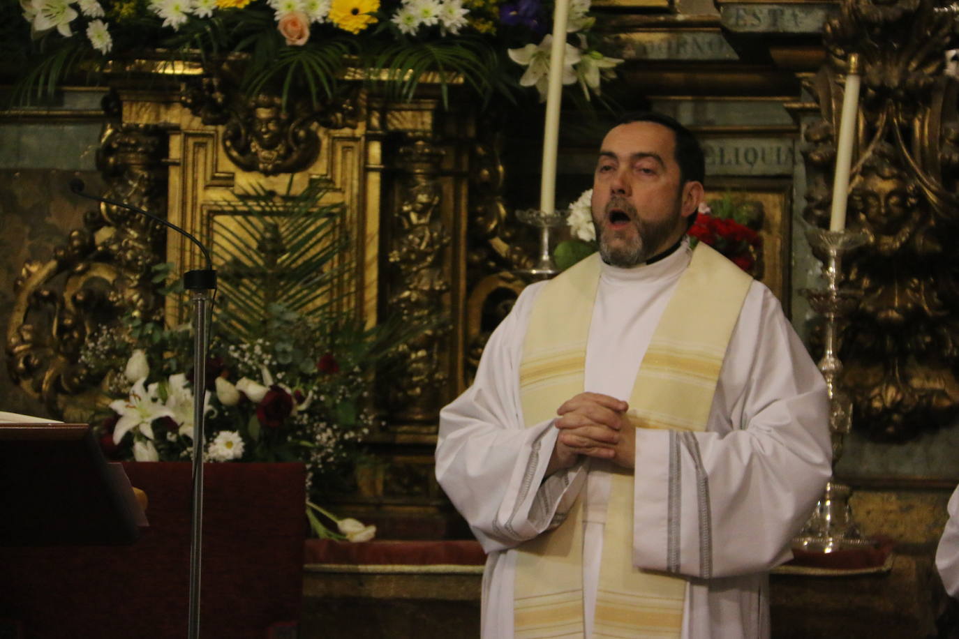 El acto se desarrolló en una repleta iglesia del Mercado, con motivo de la fiesta parroquial.