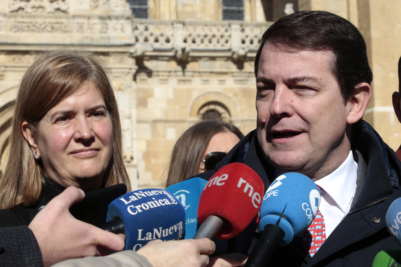 Fotos: El presidente del Partido Popular de Castilla y León, Alfonso Fernández Mañueco visita León