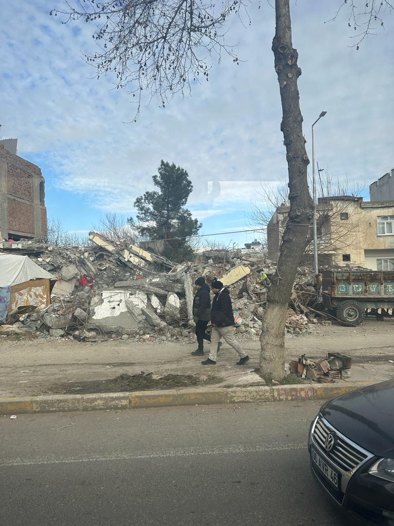 El leonés Víctor Rodríguez se desplaza a Turquía para colaborar con la ONG Acción Norte en el rescate y auxilio de la población. «Vamos a dar lo mejor de nosotros mismos hasta el martes», asegura. 