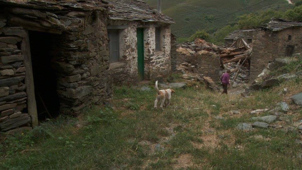 El documental narra la historia de lo sucedido en esta aldea tan cercana al Bierzo 