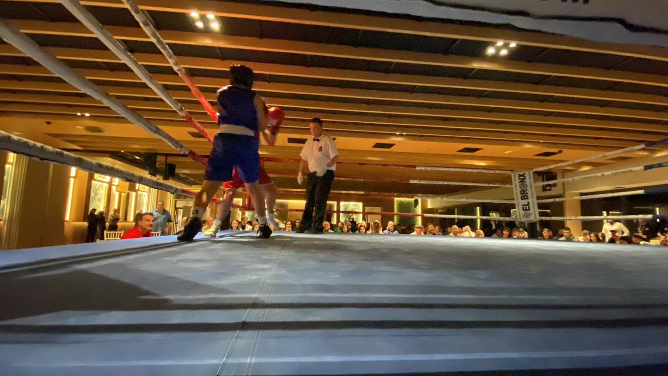 Imagen de la velada de boxeo en el Olímpico de León 