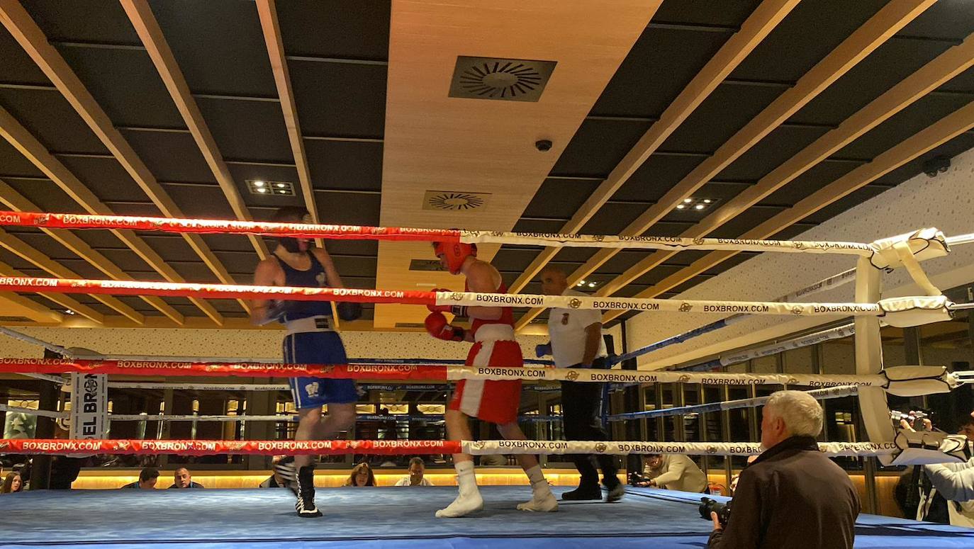 Imagen de la velada de boxeo en el Olímpico de León 