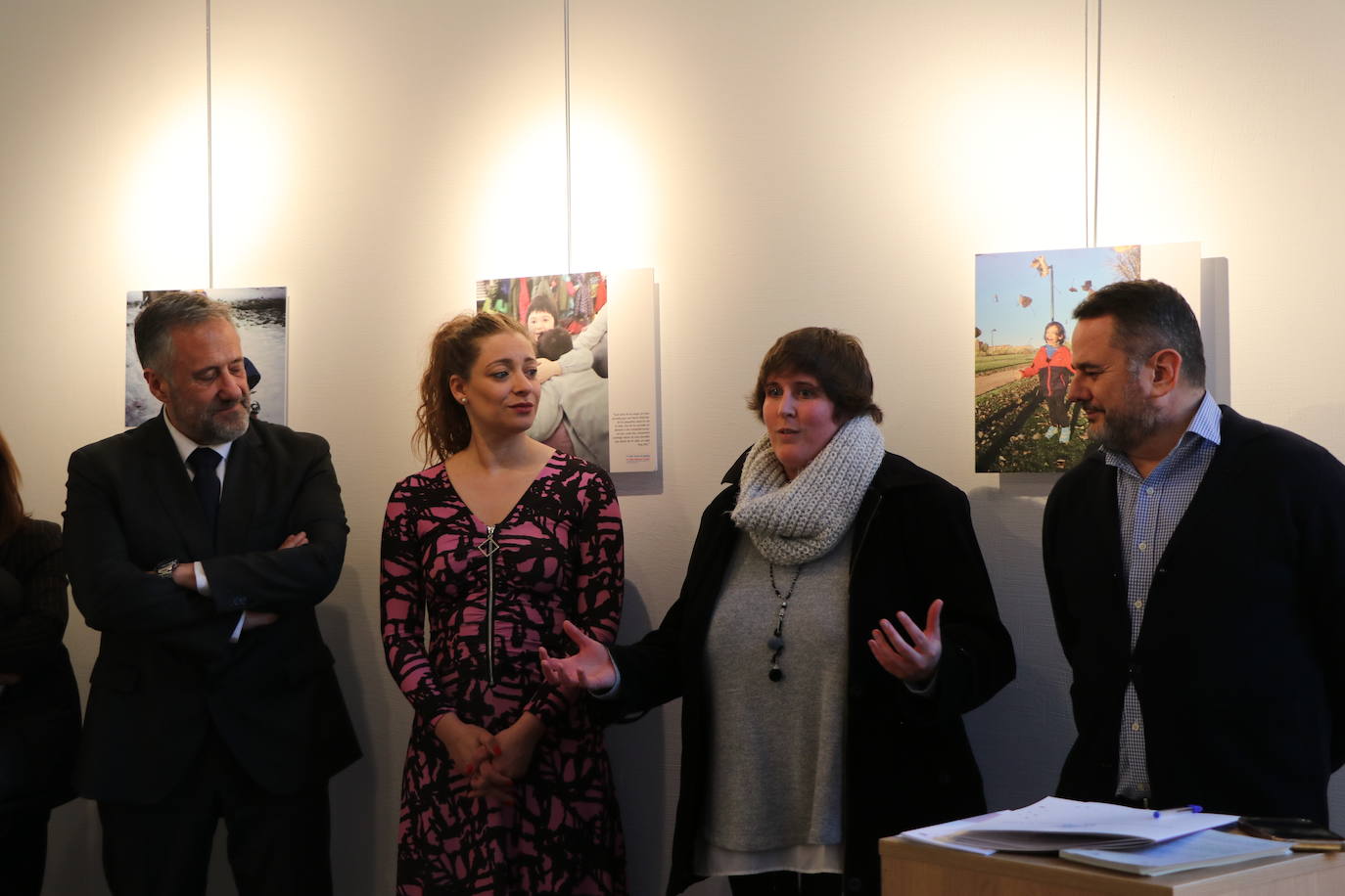 Inauguración de la Exposición del I Concurso de Fotografía «Un feliz viaje por la vida» organizada por la Federación Autismo de Castilla y León.