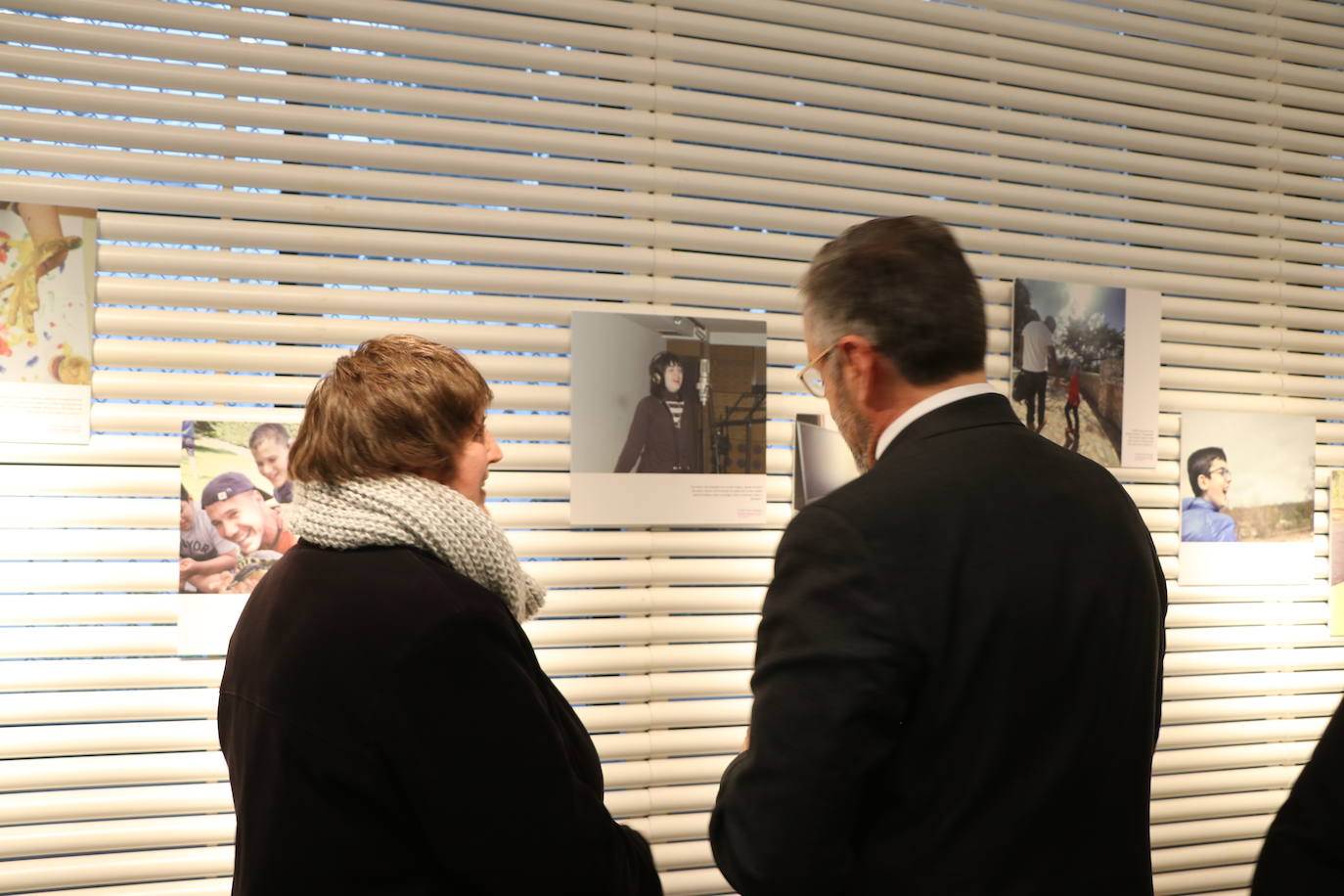Inauguración de la Exposición del I Concurso de Fotografía «Un feliz viaje por la vida» organizada por la Federación Autismo de Castilla y León.