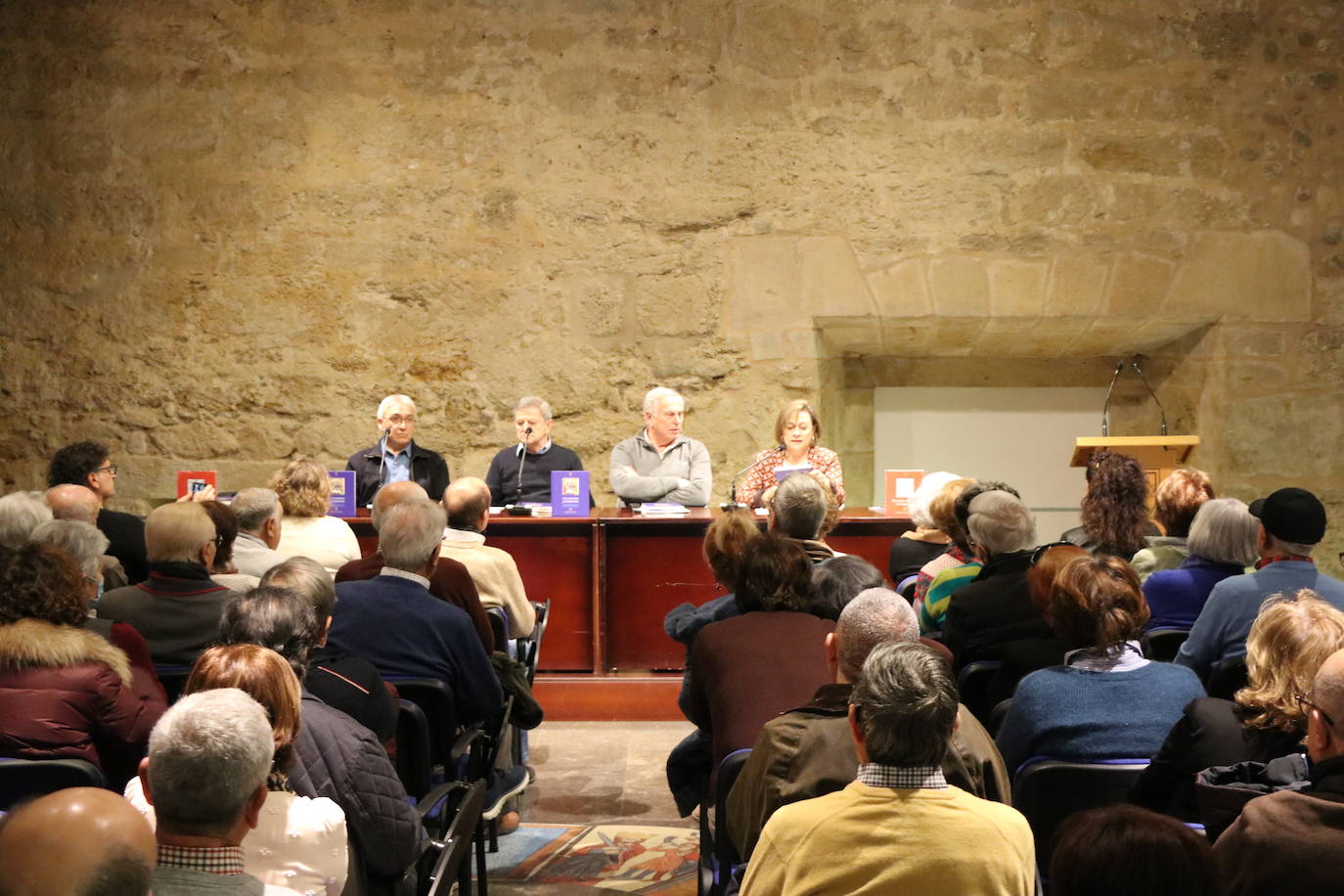 Presentación de Pucheros y Zurrones. Gastronomía en el Camino de Santiago, de Tomás Alvarez 