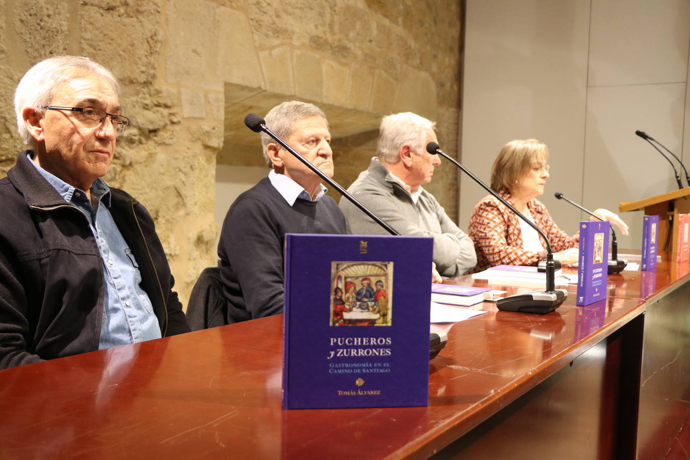 Presentación de Pucheros y Zurrones. Gastronomía en el Camino de Santiago, de Tomás Alvarez 