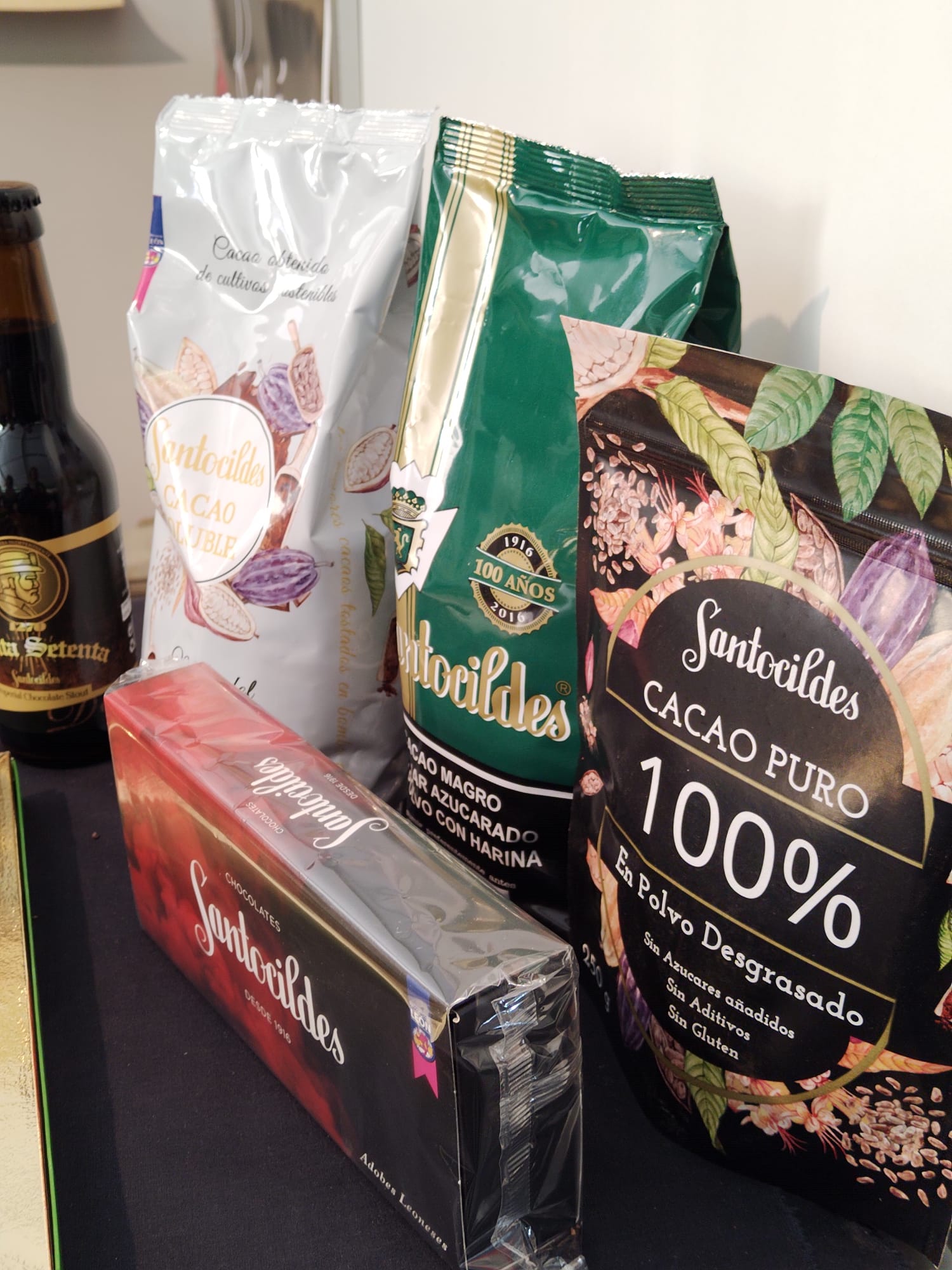 Más de un siglo de vida suma a sus espaldas la tradicional Feria de Febrero de esta localidad del sur de León que ha abierto sus puertas en su 102 edición. El alcalde de Valencia de Don Juan, Juan Pablo Regadera, recuerda que es la fería «de la gente» y el vicepresidente de la Diputación, Matías Llorente, pide apoyo al campo y servicios para el mundo rural. 