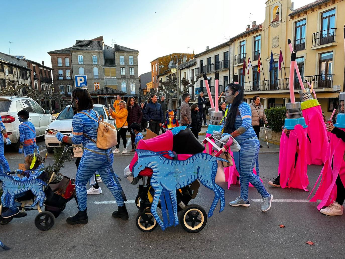 La localidad facundina ha celebrado su tradicional desfile de carnaval donde no han faltado los disfraces más originales y sin olvidar los clásicos.