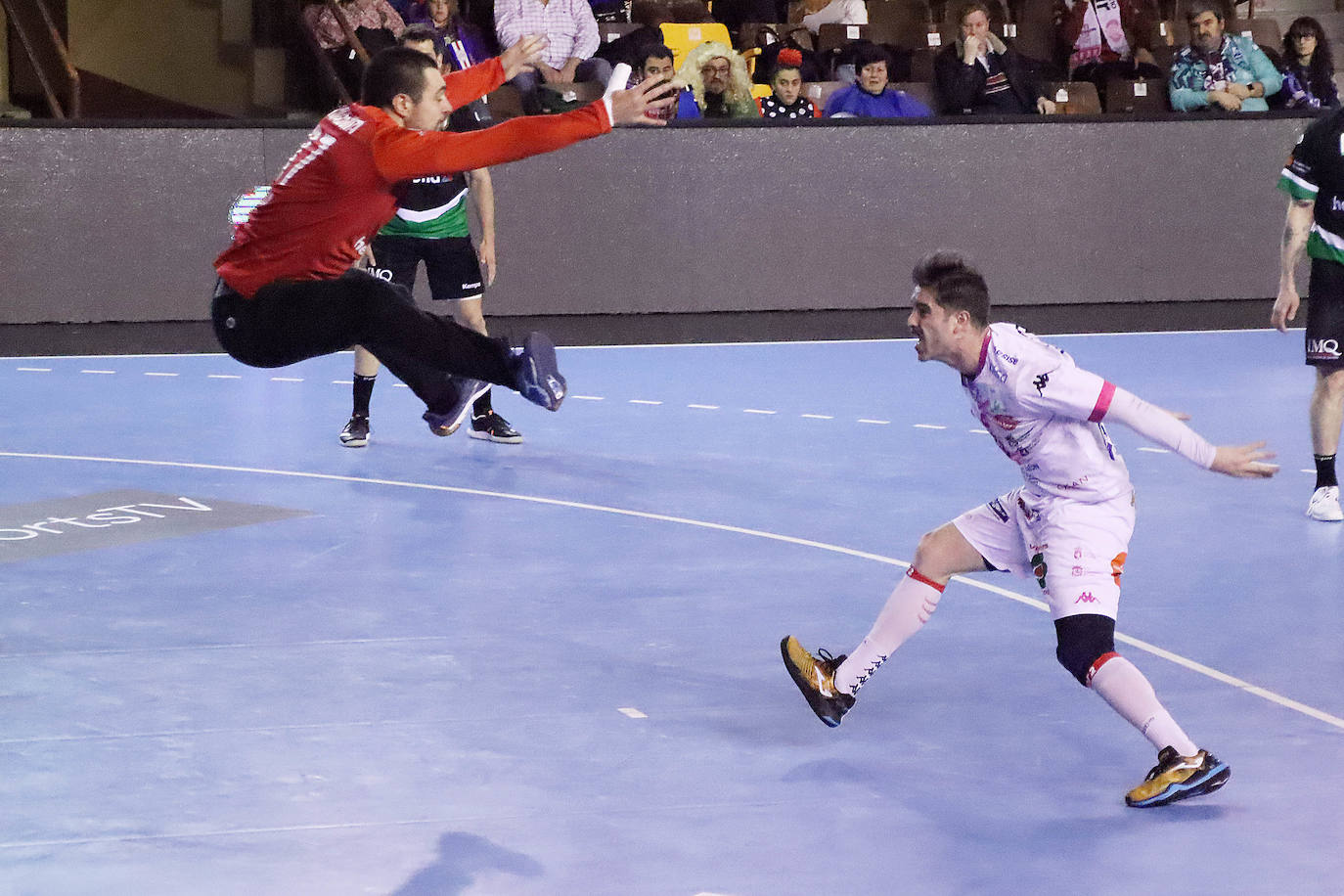 Partido disputado en el Palacio de los Deportes