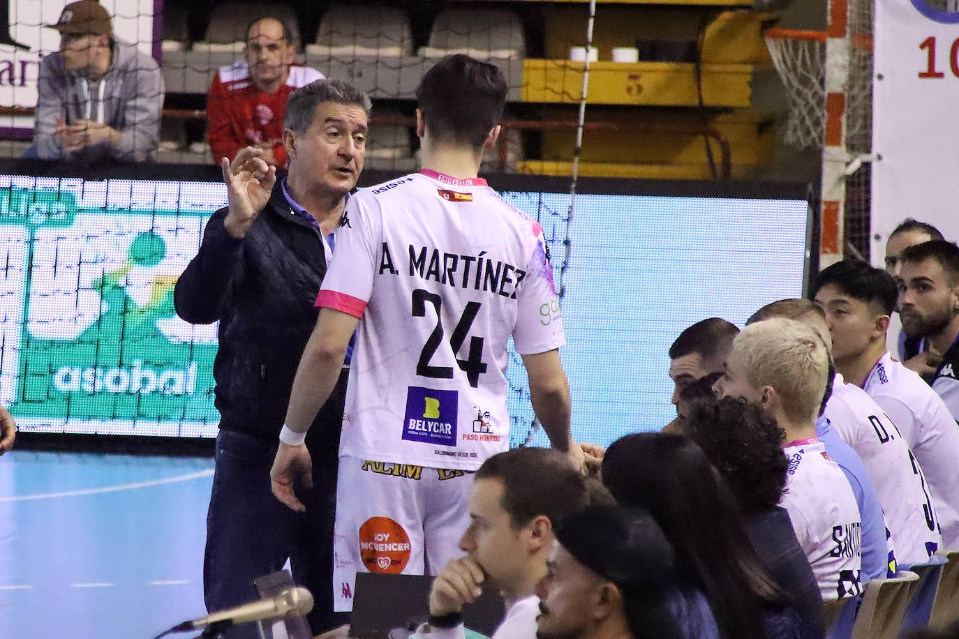 Partido disputado en el Palacio de los Deportes