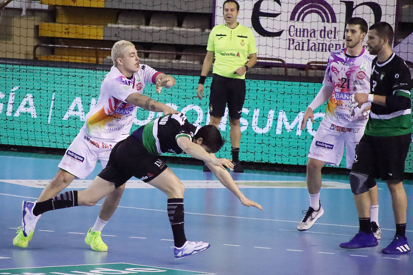 Partido disputado en el Palacio de los Deportes